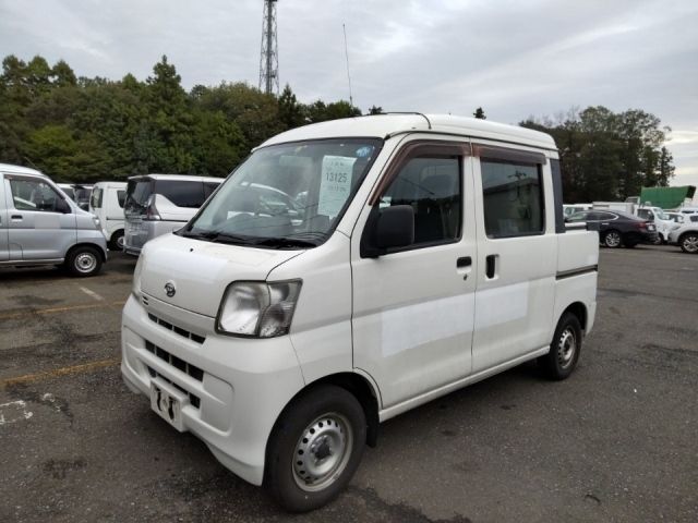 13125 Daihatsu Hijet van EBD‐S331W 2015 г. (LUM Tokyo Nyusatsu)